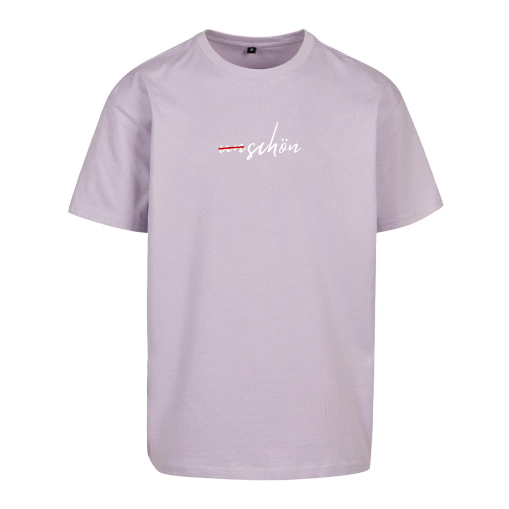 Lilafarbenes Oversized Statement Shirt von vorn mit kleinem Brustprint