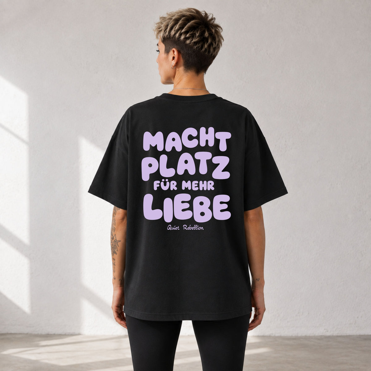 Macht Platz für mehr Liebe - Women’s Oversized T-Shirt